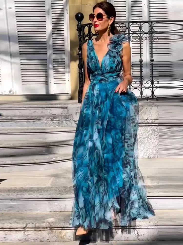 Lorena - Elegant Sleeveless Floral Maxi Dress